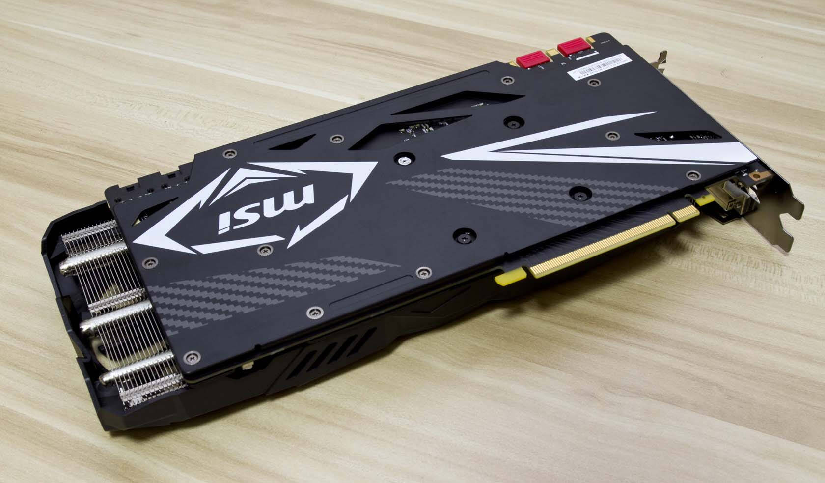 微星gtx1070暗黑龙爵,超乎想象的"黑,强,大"