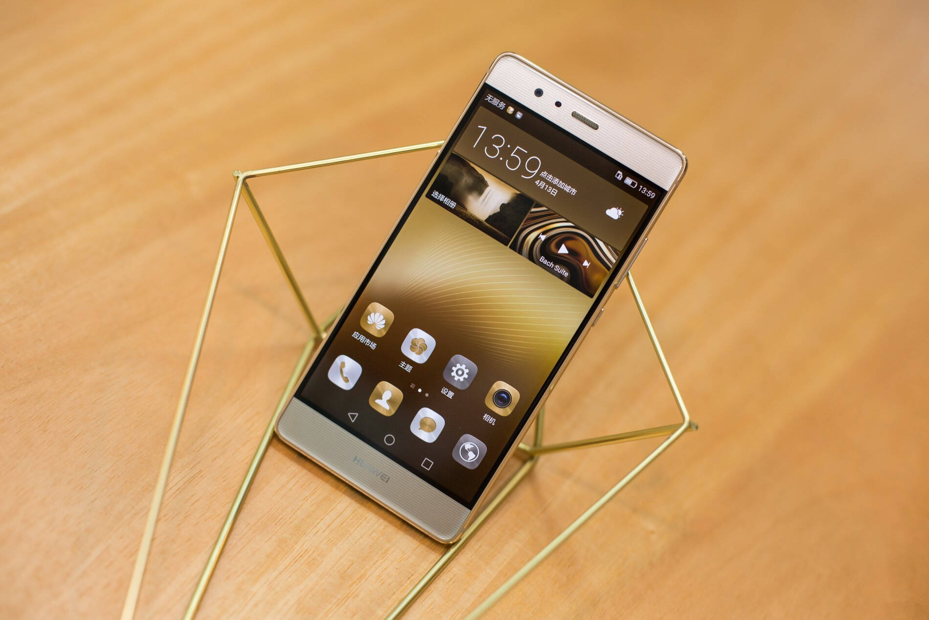 4曲面vivoxplay6发布小米华为该何去何从