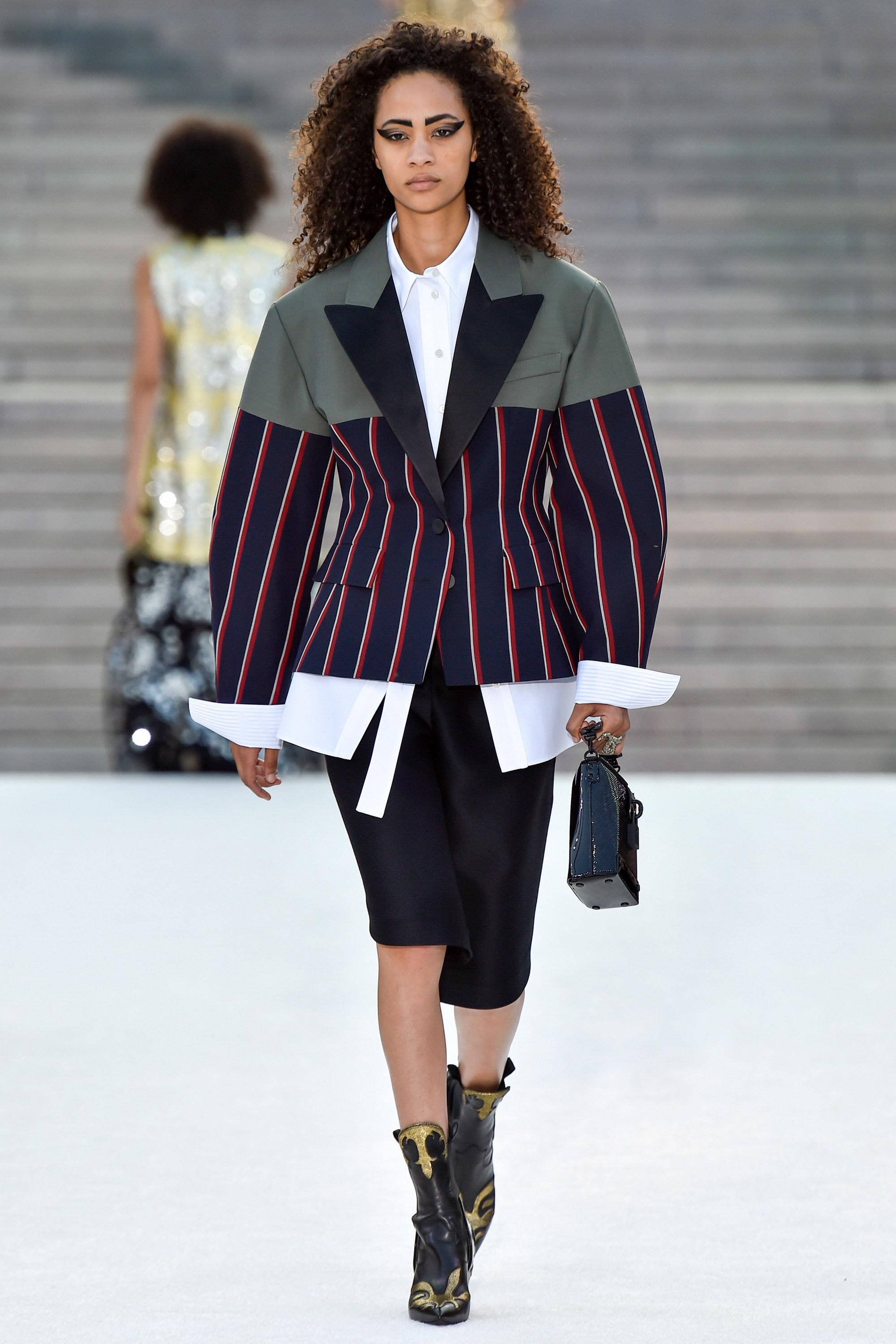 lv在京都世外桃源办大秀 还请来中国的武媚娘和李未央