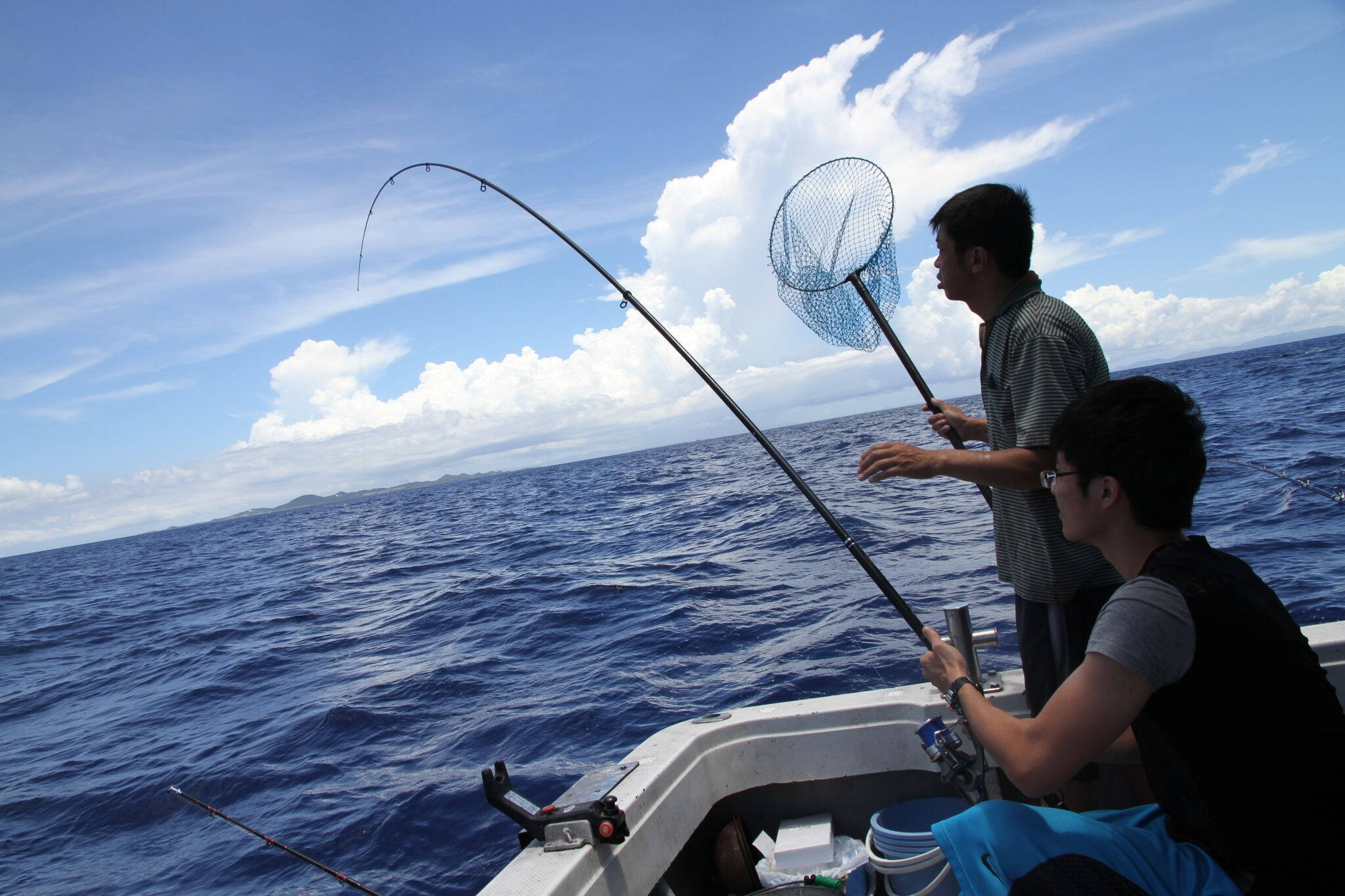 相约好友周末垂钓,这些实用户外垂钓配件要带上