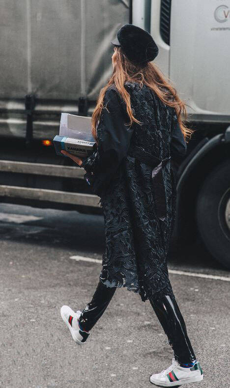 8张街拍告诉你,明星出街都爱的gucci小白鞋