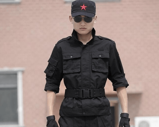 铁杆军迷必备的特种兵装备,霸气威武实用性强,你不来一件