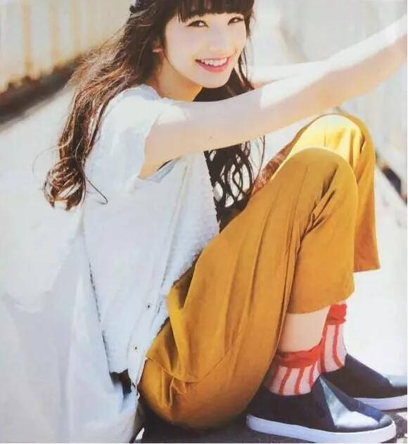 听说她是gd权志龙的女朋友穿衣潦倒男神