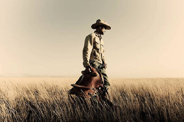 提到牛仔,我们一定会想到西部牛仔,开始牛仔裤一直被叫作工装裤,为