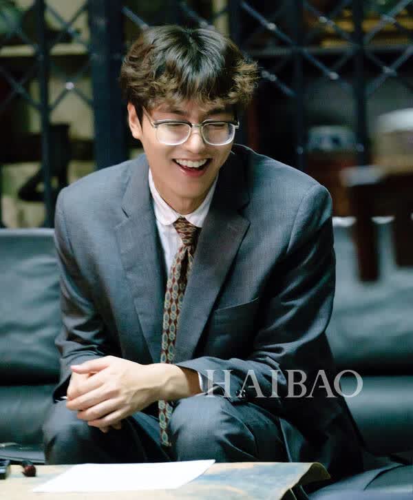 新剧开播全智贤李敏镐开启长腿霸屏模式