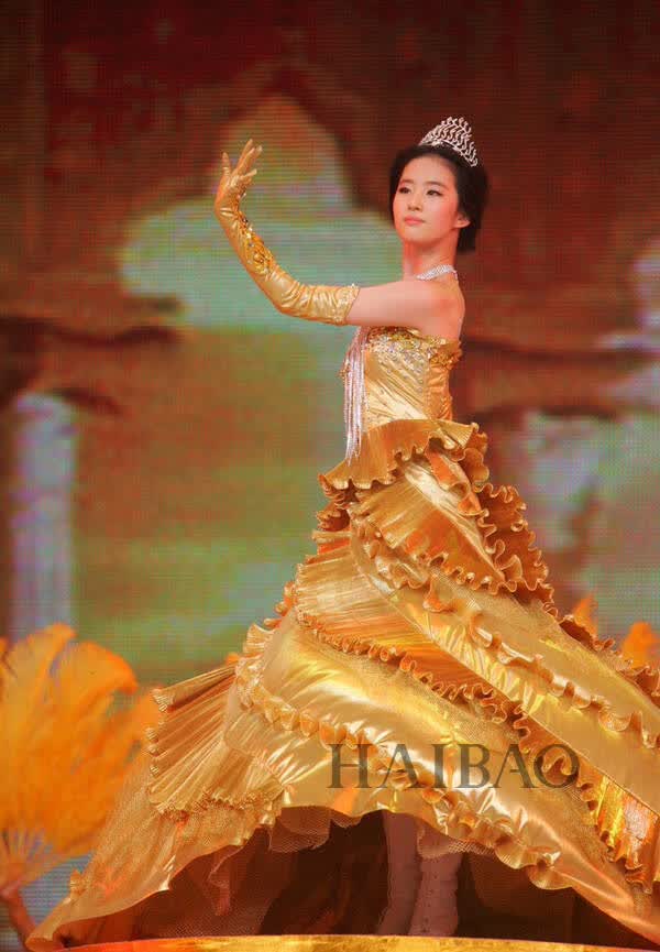 唐嫣力压郑爽,娜扎成新一届金鹰女神?