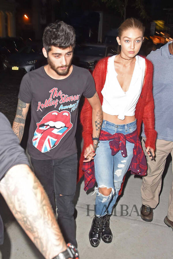 越看越登对gigi和美渣不光甜穿衣也有料