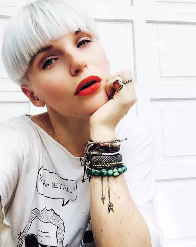 超短发个性蘑菇头