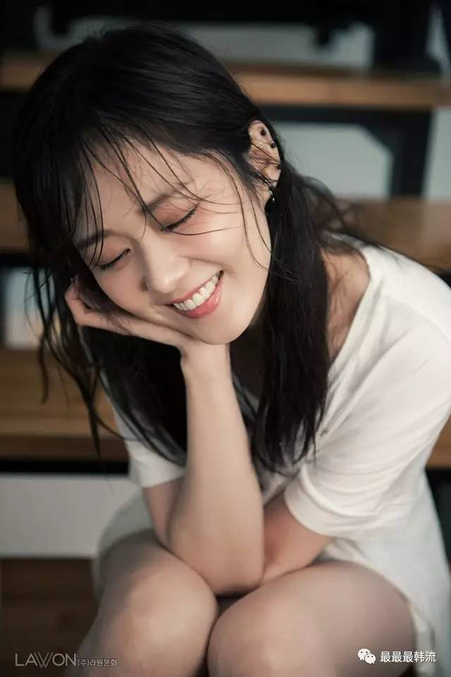 张娜拉是真童颜,这张脸完全看不出37岁