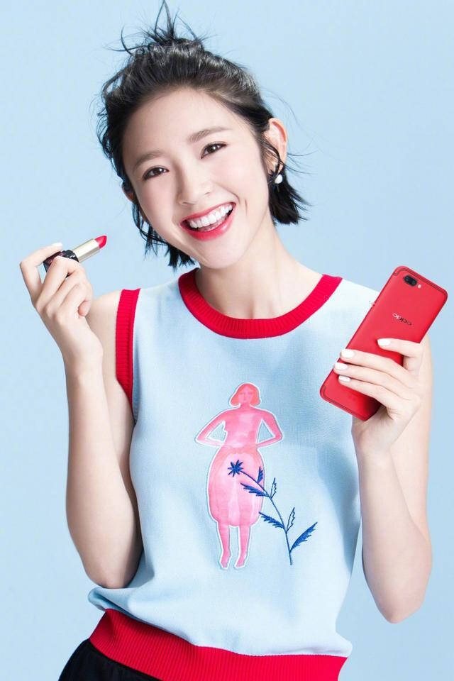 所以很难说是oppo手机火热还是oppo手机的形象代言人火热,在oppo r11
