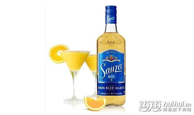 只有后面这款标识着"100% blue agave"的才是地道的龙舌兰酒.