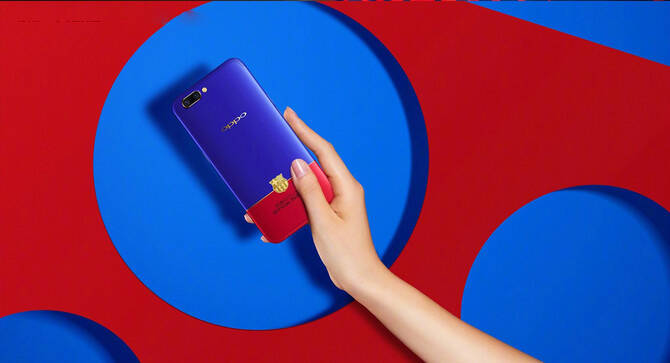 oppo r11还专门定制了巴萨的主题和图标,使用充满巴萨元素的限量版