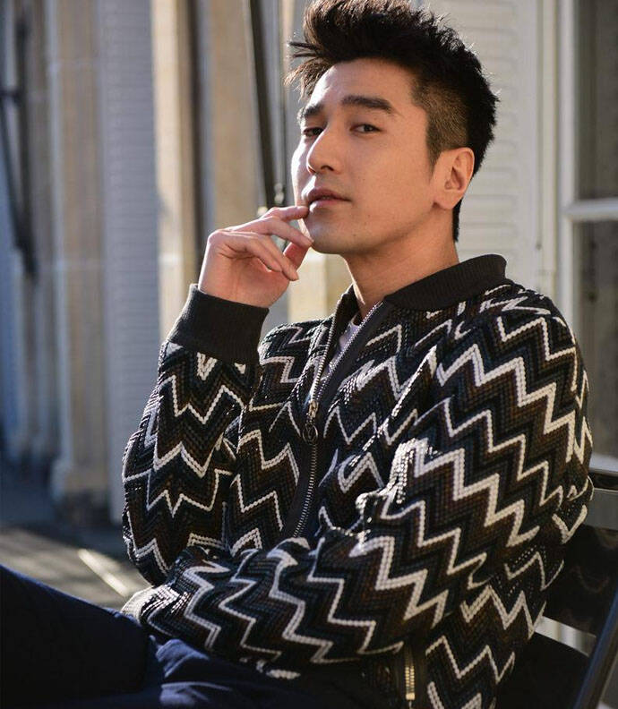 赵又廷时尚穿搭实力派 上仙也识人间烟火