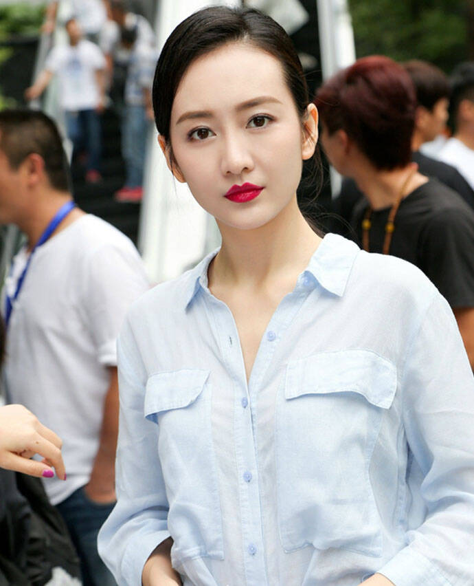 周末父母王鸥 演绎萌系职场妈咪穿搭术