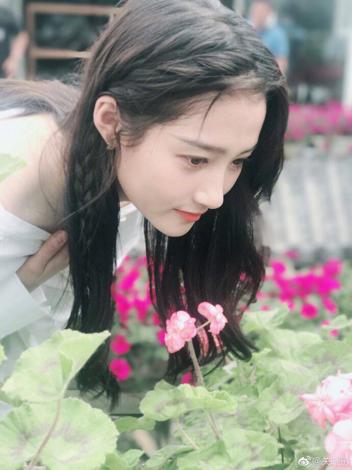 关晓彤9款发型可以承包你整个夏天?