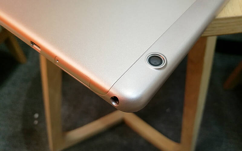 是平板也是手机,好玩不贵的荣耀畅玩平板2首发开箱测评