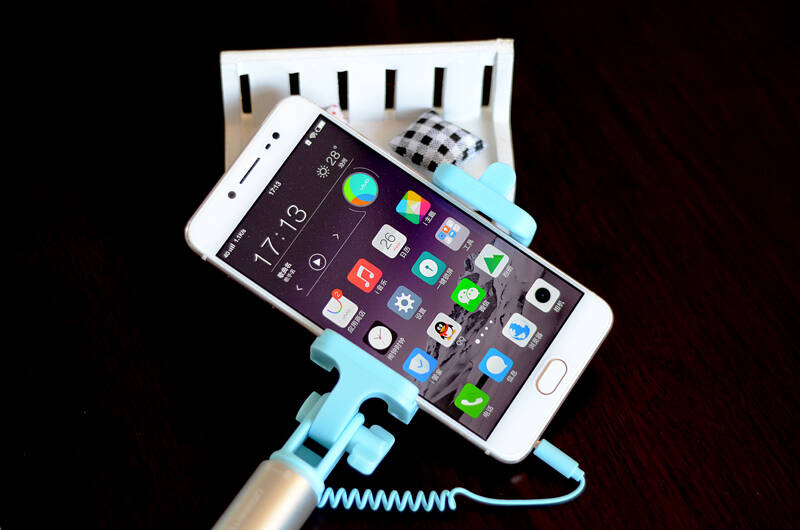 天生绝配,自拍杆配1600万柔光自拍vivo x7