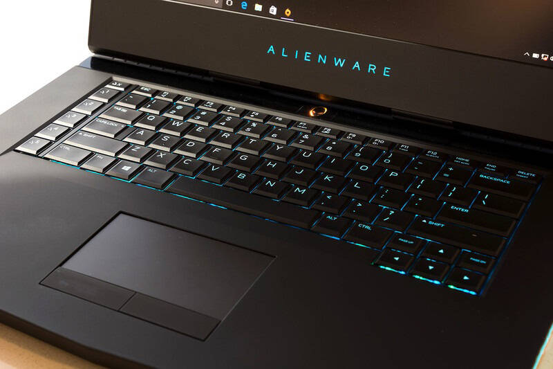 经典强势再临——2017新款外星人15 r3评测