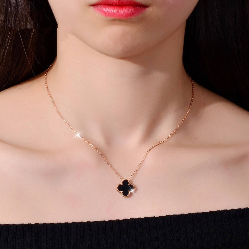 选对项链没人再说自己的脖子粗