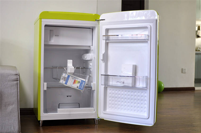 看到环戊烷我就安心了,这是最环保的发泡剂,不含氟元素,也就是说小吉