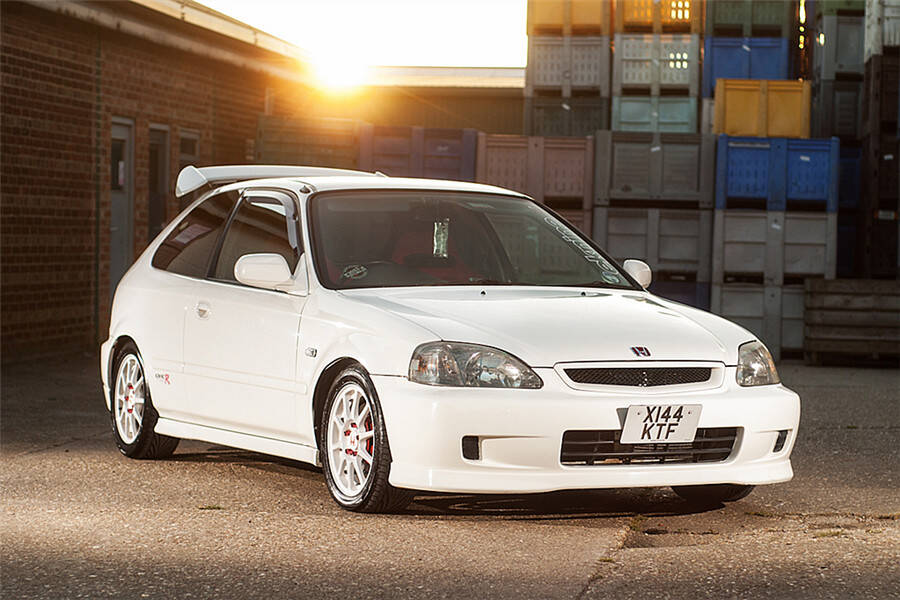 其实这一代思域最大的变化是,在日本销售的高性能思域更名为思域type