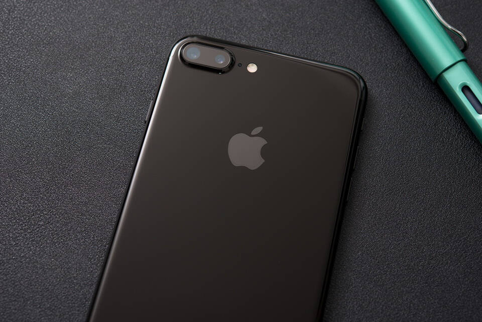 唯一真旗舰 苹果iphone 7plus亮黑版开箱