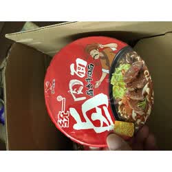 统一 巧面馆 方便面 红油老坛泡椒牛肉面 110g桶面*12 整箱装 实拍图