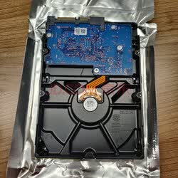 东芝(toshiba)1tb 7200转32mb sata6gb/s台式机硬盘(dt01aca100) 实拍