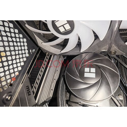 鑫谷(segotep)光韵7plus黑色机箱(全侧透设计/240冷排位/atx大板位