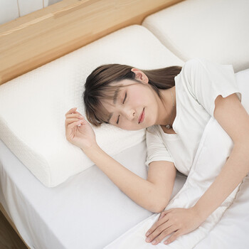京东京造 泰国天然乳胶枕头 波浪曲线枕芯-标准高度款 93%乳胶含量 泰国直采枕芯