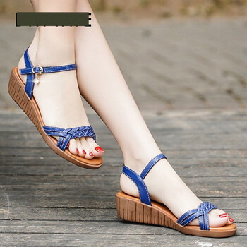 凉鞋女 真软皮凉鞋女2022夏季新款中老年坡跟软底女士休闲鞋妈妈鞋 宝