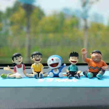 范特西 哆啦A梦汽车摆件卡通公仔机器猫摆件汽车内饰品送女男士生日礼物 全家福+大垫 通用 款式