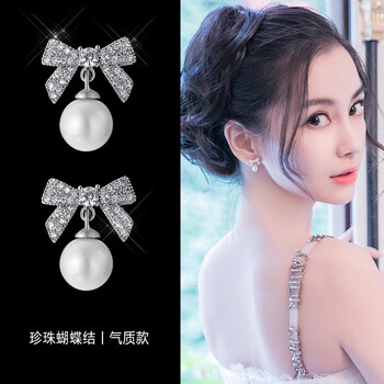 蝴蝶结吊坠耳环