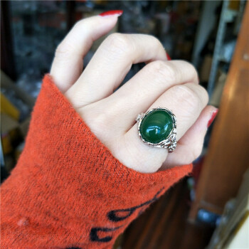 绿钻石戒指