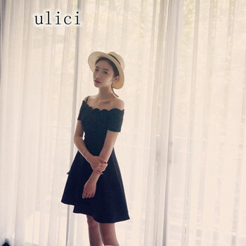 ulici  露肩 连衣裙
