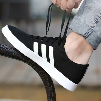 Adidas板鞋DB0002/亮白 