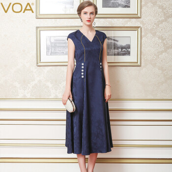 VOA 纯色 拼接，亮丝，纽扣，褶皱 连衣裙