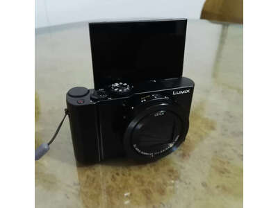 回答问题:索尼rx10m4和apsc画帽相机相比哪个的画质更好区别,选择哪个