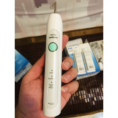 飞利浦hx9996电动牙刷质量质量评测曝光,用三个月评测揭秘