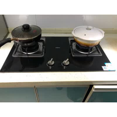 买的第三个老板厨具了,新灶台很好用,安装师傅操作熟练,态度很好,五星