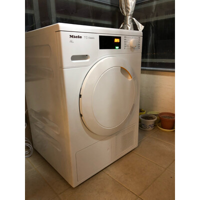 一直心心念念的烘干机总算入手,因为预算有限,本来打算买空气冷凝的