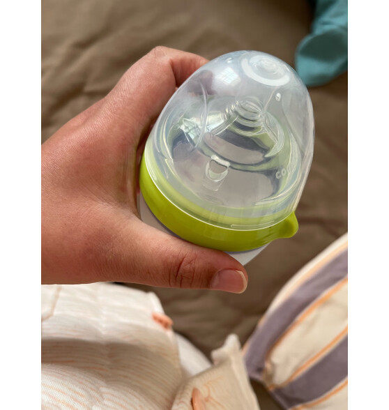 可么多么（COMOTOMO）韩国原装进口硅胶奶瓶仿母乳自然实感新生儿防胀气奶瓶耐摔 绿250ml套餐3滴奶嘴1水杯头 美版