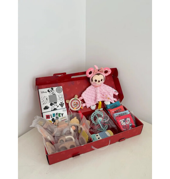 DISNEY迪士尼礼盒新生儿礼盒满月礼物新生儿礼物实用0-6-12月婴儿布书 安抚礼盒