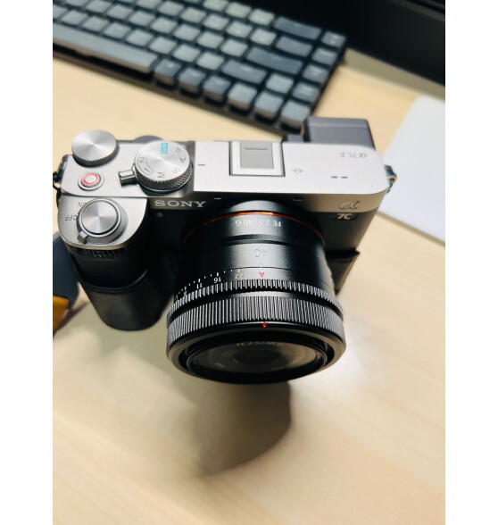 索尼（SONY）Alpha 7CL 全画幅微单数码相机 标准镜头套装 轻便小巧 实时眼部对焦 银色（a7cl)）