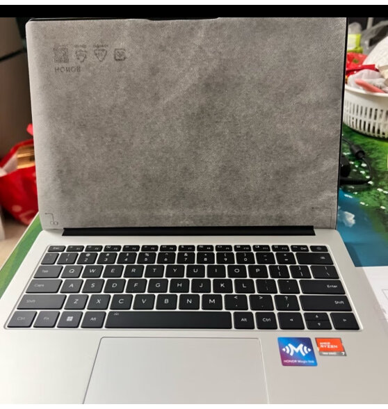 荣耀MagicBook X16Pro锐龙版 R7-7840HS标压处理器 高色域 长续航 AI字幕 16吋高性能轻薄笔记本电脑
