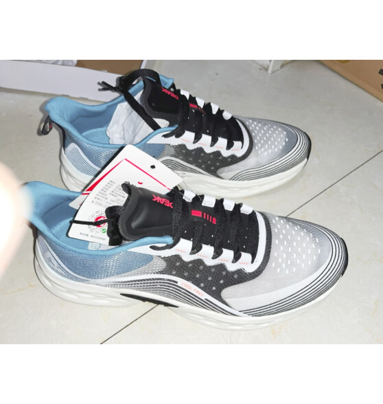 匹克男鞋轻弹001跑步鞋子男秋季减震跑鞋网面透气休质量如何？是否真的值得选购？