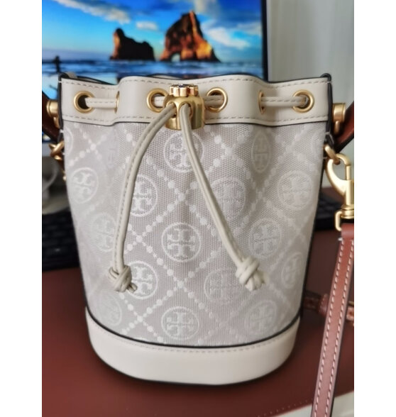 Tory Burch  汤丽柏琦  T MONOGRAM迷你提花斜挎水桶包女包 80534 杏仁白 254 OS怎么样