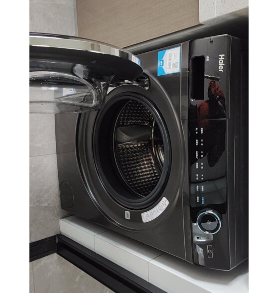 海尔洗衣机纤美168家用全自动滚筒洗衣机一级能效+直驱变频+微蒸空气洗+UVC紫外线杀菌+智能投放 168