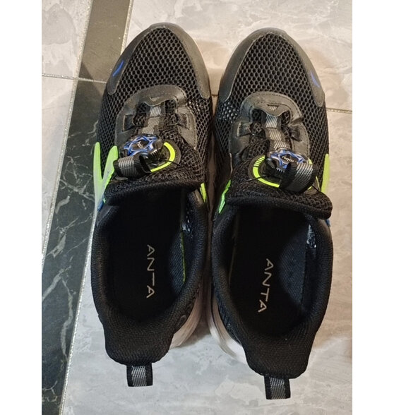 安踏儿童运动鞋男童鞋跑步鞋旋钮扣免系带中大童犟弹科怎么样?