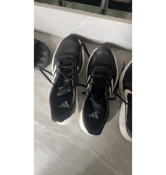 阿迪达斯 （adidas）男女跑步鞋春季减震防滑耐磨舒适跑步运动鞋 黑色 43 码UK9